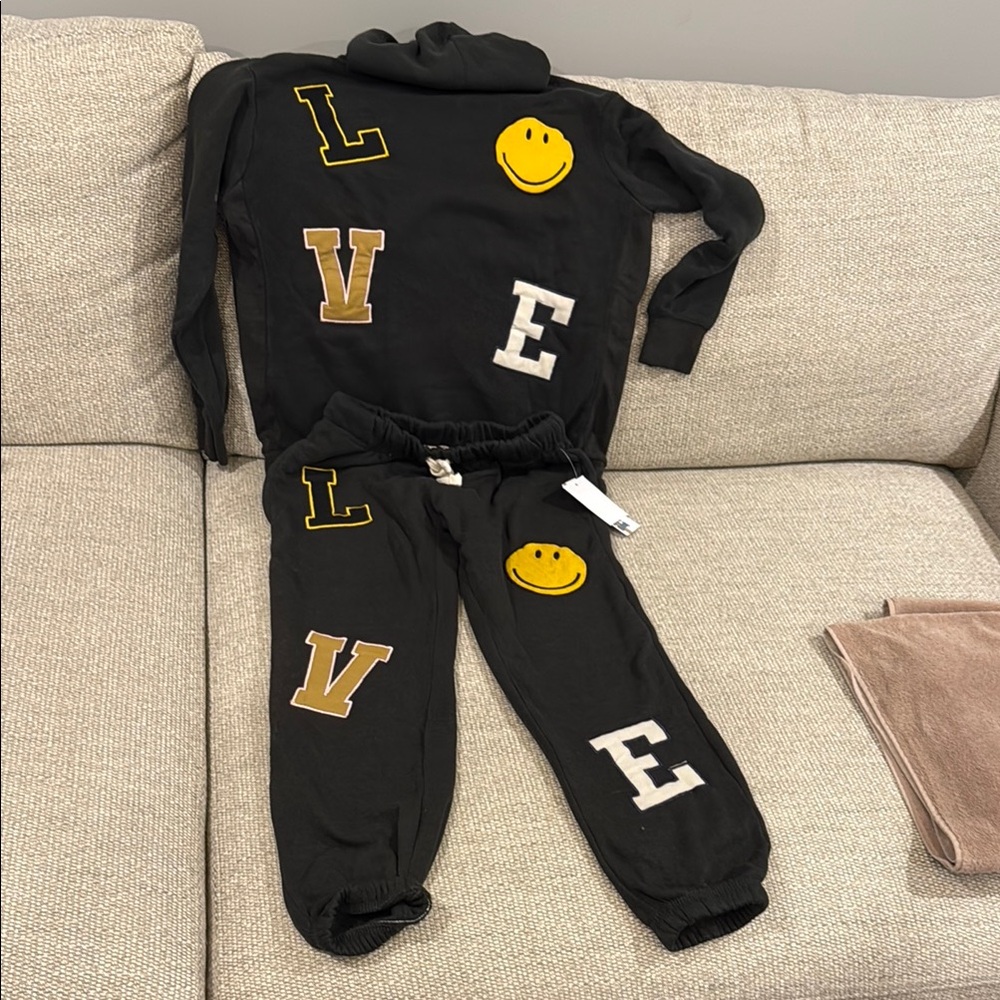 Brand New Vintage Havana Black and Yellow Jogger Sweatpants and Sweatshirt